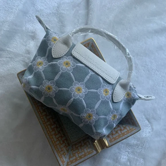 LONGCHAMP Le Pliage Marguerites Daisy Denim Mini Crossbody NWOT Limited E… - Picture 4 of 11